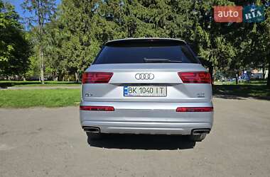 Внедорожник / Кроссовер Audi Q7 2018 в 