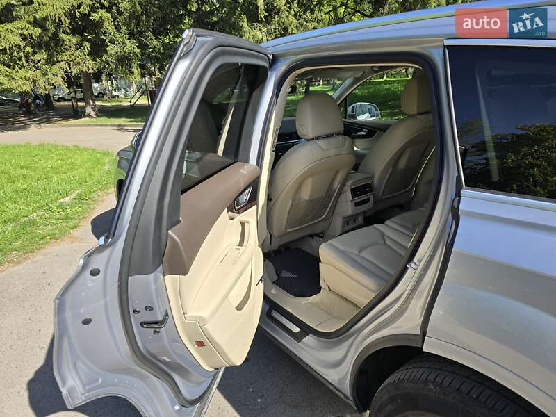 Позашляховик / Кросовер Audi Q7 2018 в Рівному
