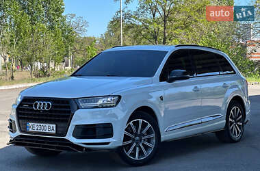 Позашляховик / Кросовер Audi Q7 2016 в Дніпрі
