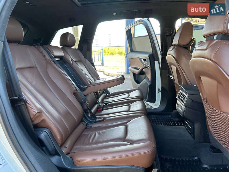 Внедорожник / Кроссовер Audi Q7 2016 в Днепре