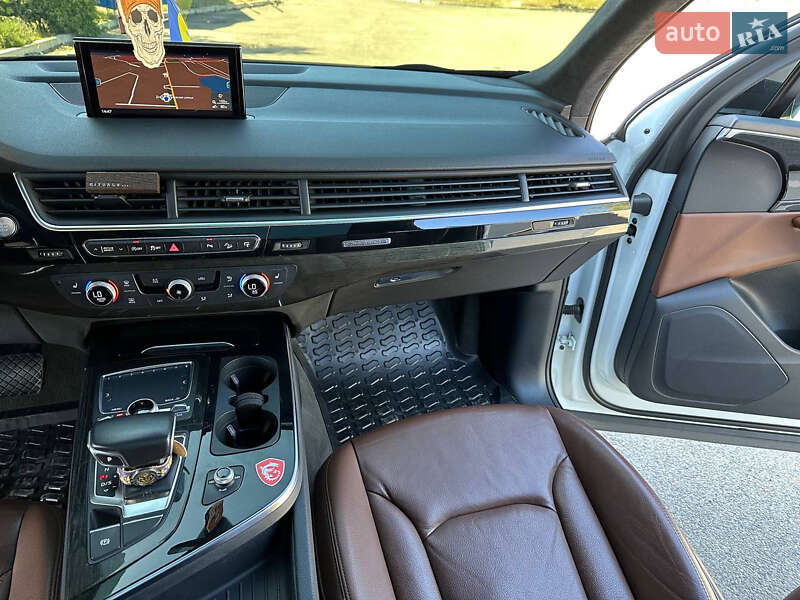 Внедорожник / Кроссовер Audi Q7 2016 в Днепре
