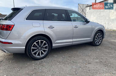 Внедорожник / Кроссовер Audi Q7 2017 в 