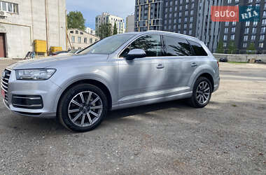 Внедорожник / Кроссовер Audi Q7 2017 в 