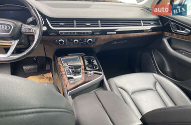 Внедорожник / Кроссовер Audi Q7 2017 в 