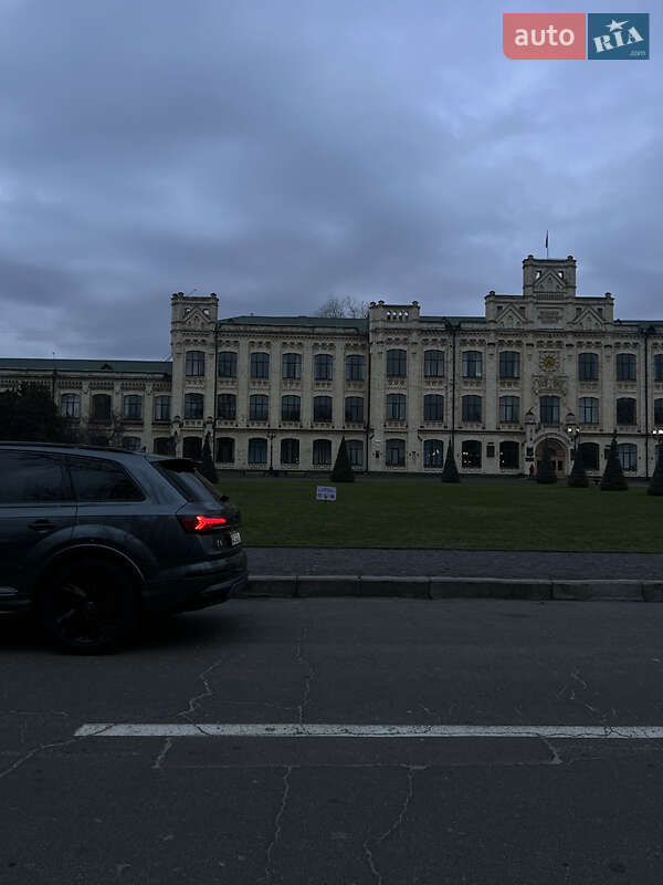 Внедорожник / Кроссовер Audi Q7 2022 в Киеве