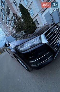Позашляховик / Кросовер Audi Q7 2016 в 