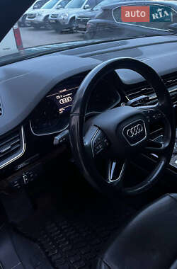 Позашляховик / Кросовер Audi Q7 2016 в 