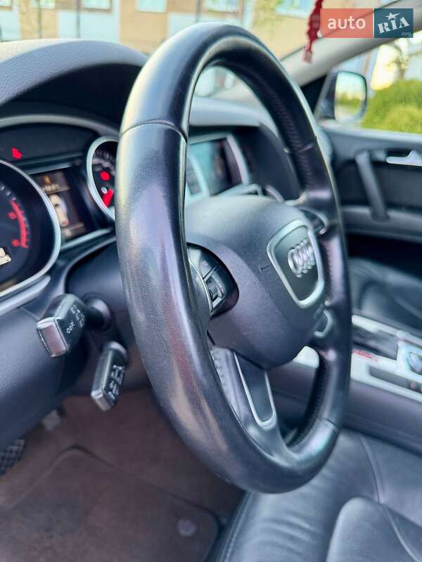 Позашляховик / Кросовер Audi Q7 2013 в Львові