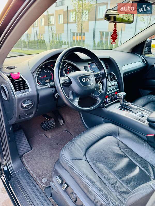 Позашляховик / Кросовер Audi Q7 2013 в Львові