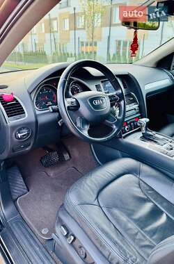 Внедорожник / Кроссовер Audi Q7 2013 в 
