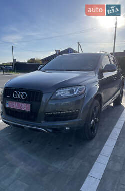 Внедорожник / Кроссовер Audi Q7 2015 в 
