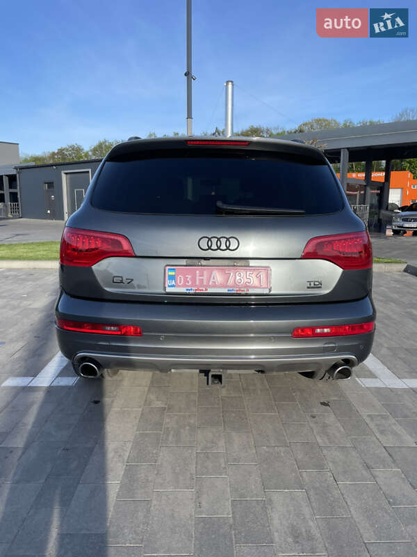 Внедорожник / Кроссовер Audi Q7 2015 в Луцке
