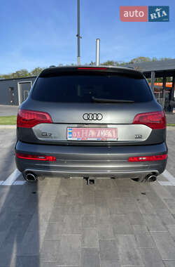 Внедорожник / Кроссовер Audi Q7 2015 в 