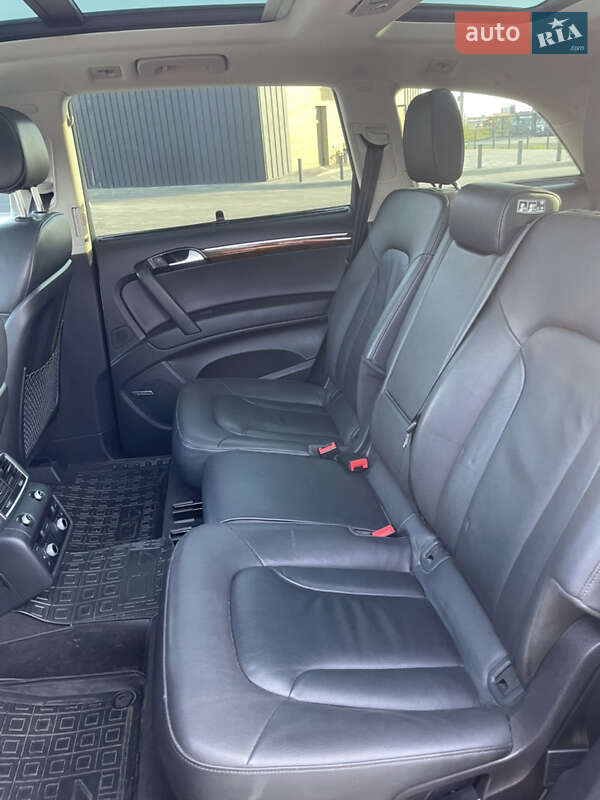 Внедорожник / Кроссовер Audi Q7 2015 в Луцке