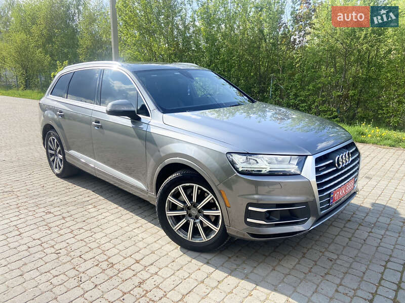 Позашляховик / Кросовер Audi Q7 2017 в 