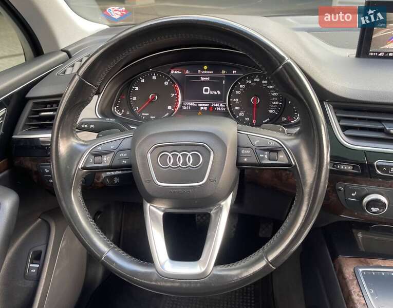 Позашляховик / Кросовер Audi Q7 2016 в Києві