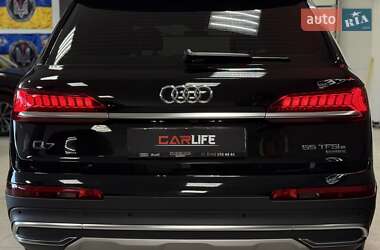 Внедорожник / Кроссовер Audi Q7 2020 в 