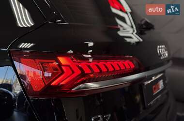 Внедорожник / Кроссовер Audi Q7 2020 в 