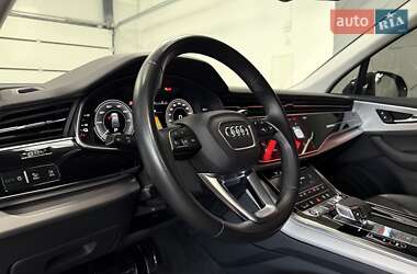 Внедорожник / Кроссовер Audi Q7 2020 в 