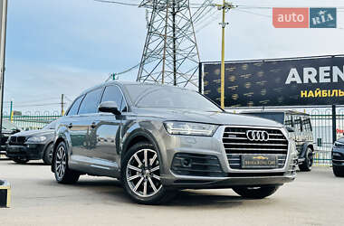 Внедорожник / Кроссовер Audi Q7 2016 в 