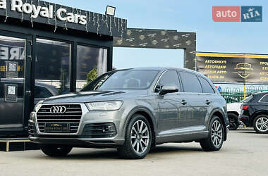Внедорожник / Кроссовер Audi Q7 2016 в 