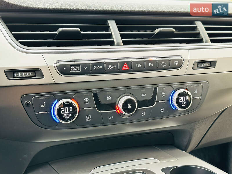 Внедорожник / Кроссовер Audi Q7 2016 в Харькове