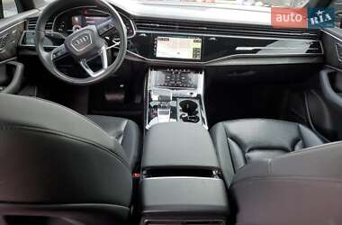 Внедорожник / Кроссовер Audi Q7 2020 в 