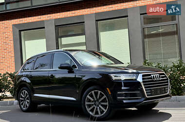 Внедорожник / Кроссовер Audi Q7 2017 в 