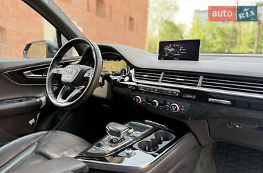 Внедорожник / Кроссовер Audi Q7 2017 в 
