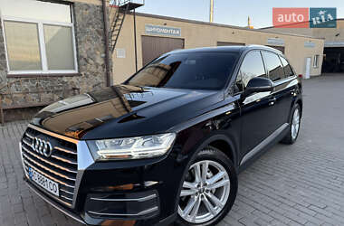 Позашляховик / Кросовер Audi Q7 2015 в 