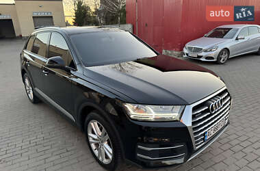 Позашляховик / Кросовер Audi Q7 2015 в 
