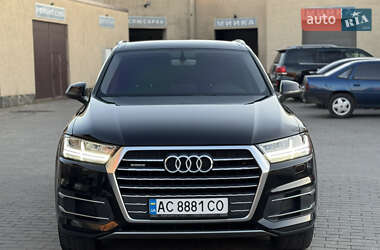 Позашляховик / Кросовер Audi Q7 2015 в 