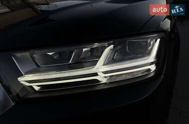 Позашляховик / Кросовер Audi Q7 2015 в 