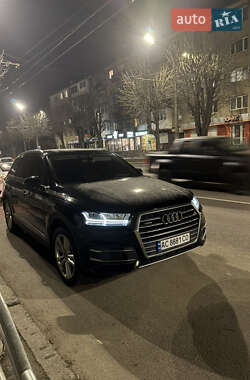 Позашляховик / Кросовер Audi Q7 2015 в 
