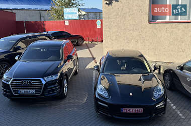 Позашляховик / Кросовер Audi Q7 2015 в 