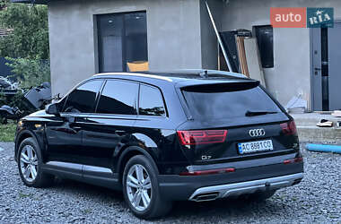Позашляховик / Кросовер Audi Q7 2015 в 