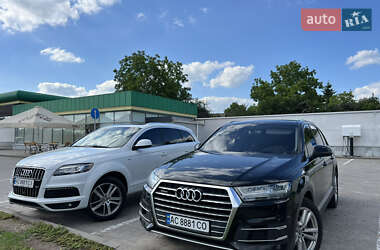 Позашляховик / Кросовер Audi Q7 2015 в 