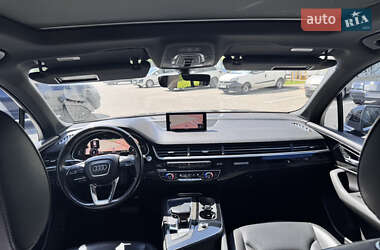 Внедорожник / Кроссовер Audi Q7 2016 в 