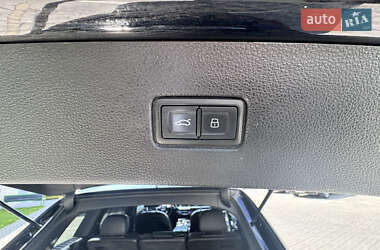 Внедорожник / Кроссовер Audi Q7 2016 в 