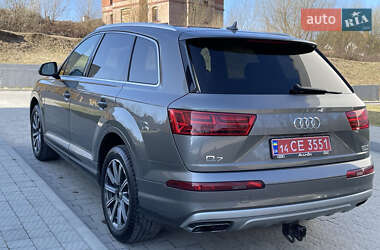 Внедорожник / Кроссовер Audi Q7 2016 в 