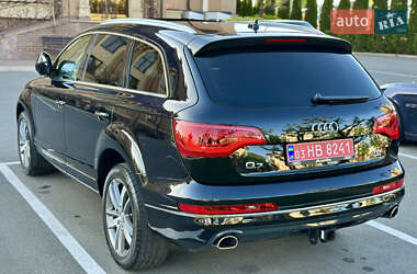 Внедорожник / Кроссовер Audi Q7 2015 в 