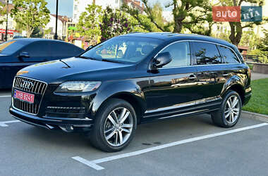 Внедорожник / Кроссовер Audi Q7 2015 в 