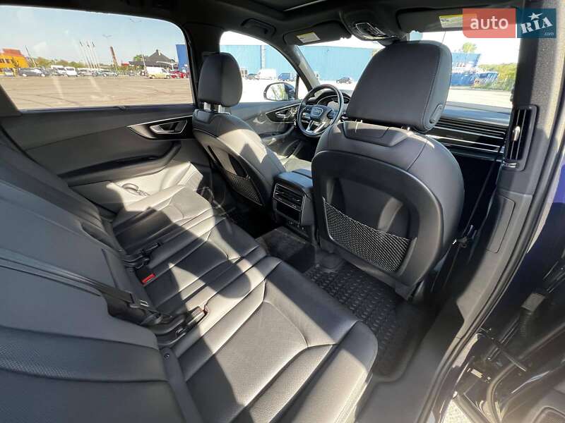 Позашляховик / Кросовер Audi Q7 2020 в Чернівцях