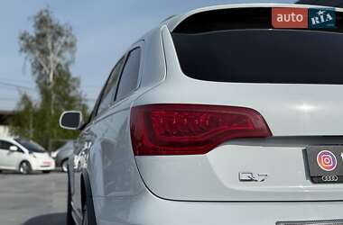 Внедорожник / Кроссовер Audi Q7 2015 в 