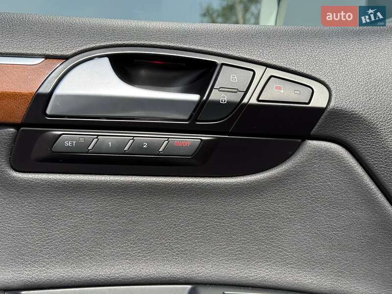 Внедорожник / Кроссовер Audi Q7 2015 в Ровно