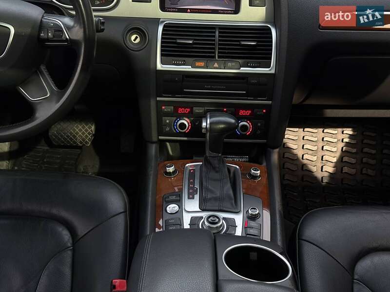 Внедорожник / Кроссовер Audi Q7 2015 в Ровно