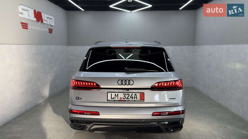 Позашляховик / Кросовер Audi Q7 2020 в Сваляві