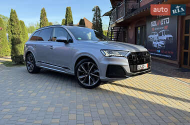 Внедорожник / Кроссовер Audi Q7 2020 в 