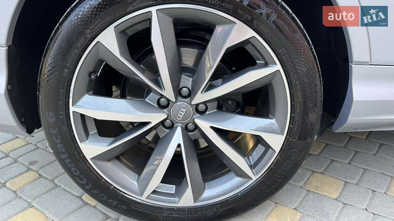 Позашляховик / Кросовер Audi Q7 2020 в Сваляві