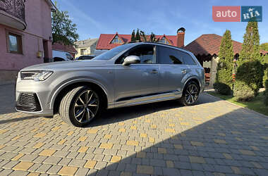 Внедорожник / Кроссовер Audi Q7 2020 в 